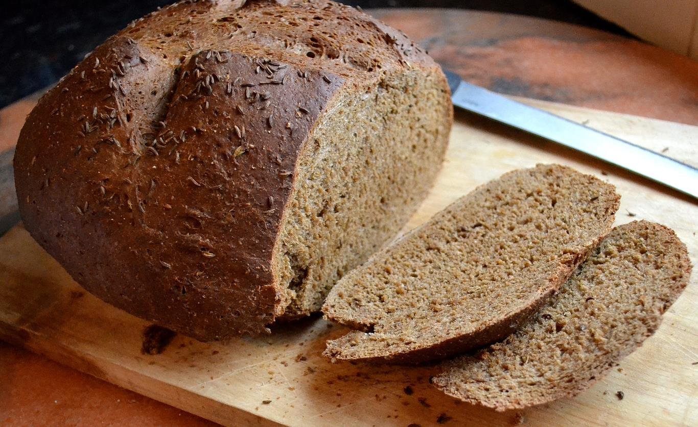 Bánh mì Ezekiel được làm từ hữu cơ và mầm ngũ cốc nguyên hạt